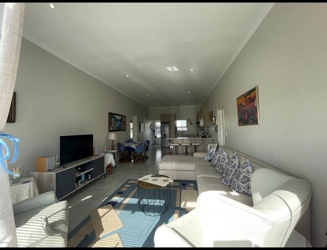 3 BEDROOM FREESTANDING FOR SALE IN LAGUNA